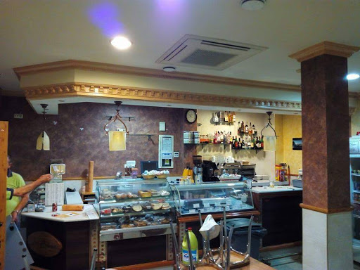 Cafetería Pastelería La Crème en Alhama de Granada, Granada