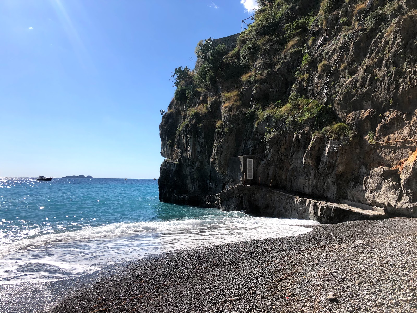 Photo of Positano beach III with tiny bay