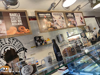 Atmosphère du Restauration rapide BAGELSTEIN • Bagels & Coffee shop à La Rochelle - n°5