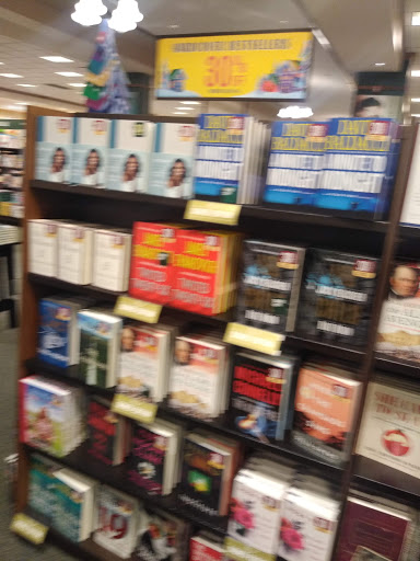 Book Store «Barnes & Noble», reviews and photos, 4935 S 76th St, Greenfield, WI 53220, USA