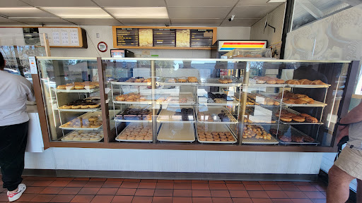 Donut Shop «Donut King», reviews and photos, 1807 Santa Rita Rd, Pleasanton, CA 94566, USA