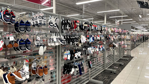 Clothing Store «Burlington Coat Factory», reviews and photos, 800 Barnum Avenue Cutoff, Stratford, CT 06614, USA