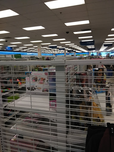 Clothing Store «Ross Dress for Less», reviews and photos, 2420 Chemical Rd, Plymouth Meeting, PA 19462, USA