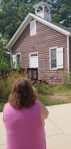Recreation Center «Little Red Schoolhouse Nature Center», reviews and photos, 9800 Willow Springs Rd, Willow Springs, IL 60480, USA