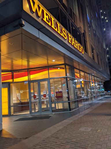 Bank «Wells Fargo Bank», reviews and photos