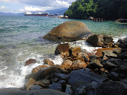 Praia Do Aniquim'in fotoğrafı uçurumlarla desteklenmiş