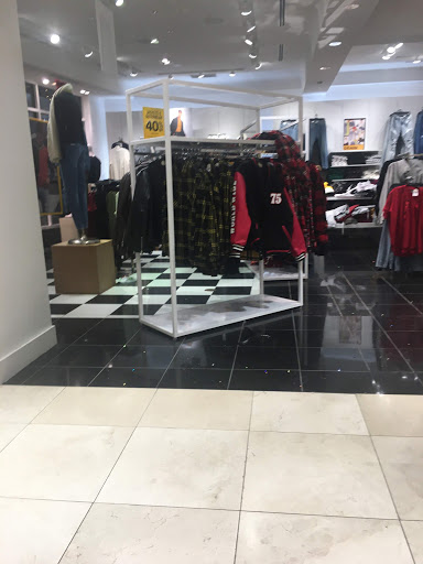 Clothing Store «Forever 21», reviews and photos, 757 Spectrum Center Dr, Irvine, CA 92618, USA