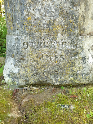Old cross at le combe à Mareuil en Périgord