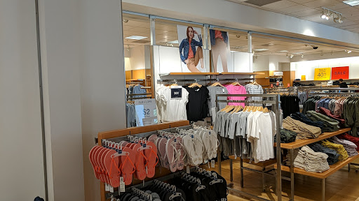 Clothing Store «Gap», reviews and photos, 7430 164th Ave NE, Redmond, WA 98052, USA