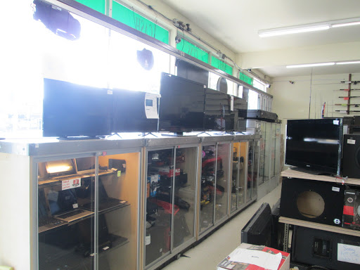 Pawn Shop «Money Market Pawn Shop», reviews and photos, 13607 SE Powell Blvd, Portland, OR 97236, USA