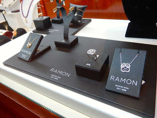 Jewelry Store «Gems & Jewels Fine Jewelry and Repair», reviews and photos, 4130 Atlantic Ave #102, Long Beach, CA 90807, USA