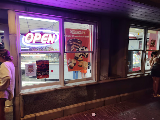 Ice Cream Shop «Cold Stone Creamery», reviews and photos, 101 Main St K, Seal Beach, CA 90740, USA