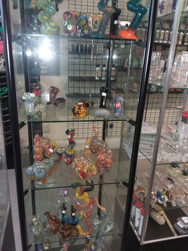 Tobacco Shop «Smokeez Smoke Shop», reviews and photos, 1911 Westminster St, Providence, RI 02909, USA