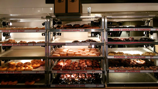 Donut Shop «Do-Rite Donuts & Chicken», reviews and photos, 233 E Erie St, Chicago, IL 60611, USA