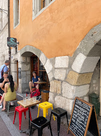 Atmosphère du Cafe Bunna Annecy - coffee shop italien 💚 « Old school » - n°2
