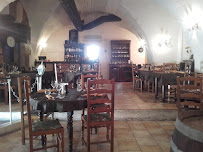 Atmosphère du Restaurant La Grotte du Loup by zefinio à Rognac - n°2