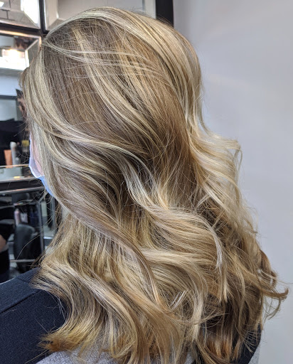 Hair Salon «Vivid Salon & Spa», reviews and photos, 15320 Bagley Rd, Middleburg Heights, OH 44130, USA