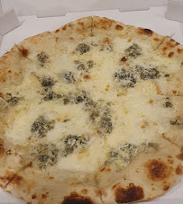 Plats et boissons du Restaurant - Pizzeria MANGIO PIZZA à La Tour - n°17