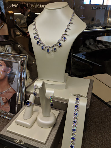 Jewelry Store «Reis-Nichols Jewelers», reviews and photos, 3535 E 86th Street, Indianapolis, IN 46240, USA