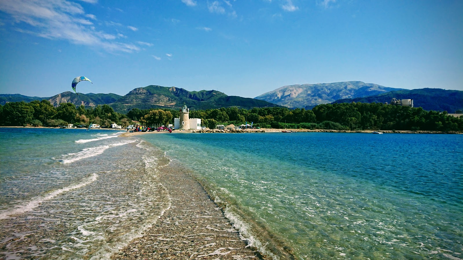 Faros Drapano'in fotoğrafı gri çakıl taşı yüzey ile