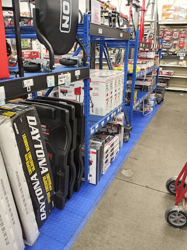 Hardware Store «Harbor Freight Tools», reviews and photos, 1349 N Blackstone Ave, Fresno, CA 93703, USA