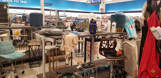 Clothing Store «Ross Dress for Less», reviews and photos, 6901 W Grand Ave, Gurnee, IL 60031, USA