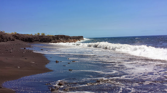 Kaimu Black Sand