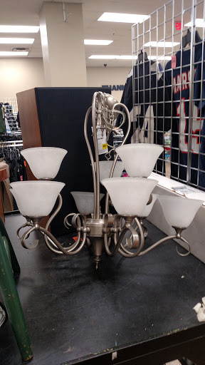 Thrift Store «Goodwill Store & Donation Center», reviews and photos, 675 W North Ave, Elmhurst, IL 60126, USA