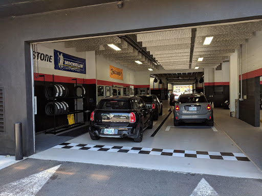 Used Car Dealer «MINI of Portland», reviews and photos, 9134 SW Canyon Rd, Portland, OR 97225, USA