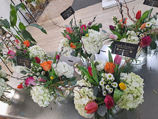 Florist «Finer Flowers», reviews and photos, 645 E Landis Ave, Vineland, NJ 08360, USA