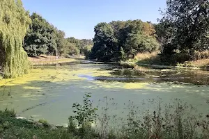 Slottsparken insektshotell image