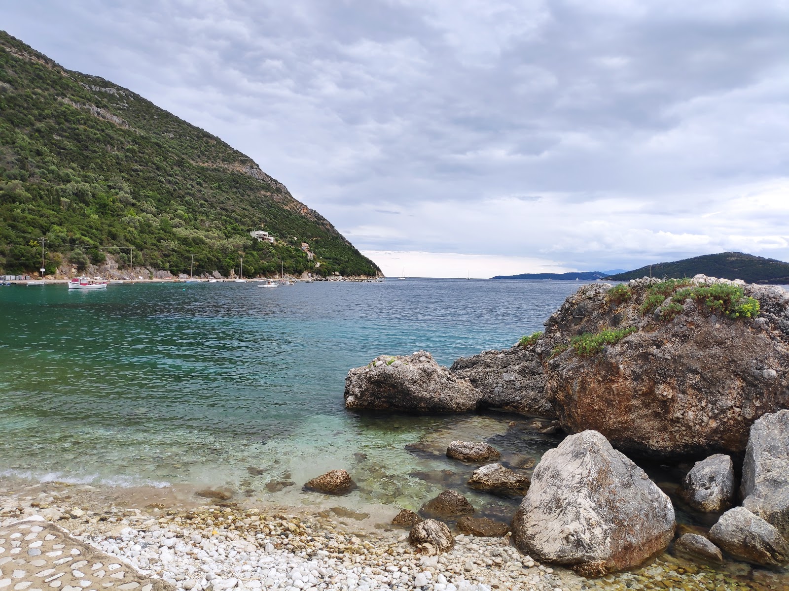 Foto af Lila Beach med høj niveau af renlighed