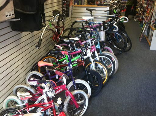 Sporting Goods Store «Play It Again Sports», reviews and photos, 15 S Main St, West Hartford, CT 06107, USA