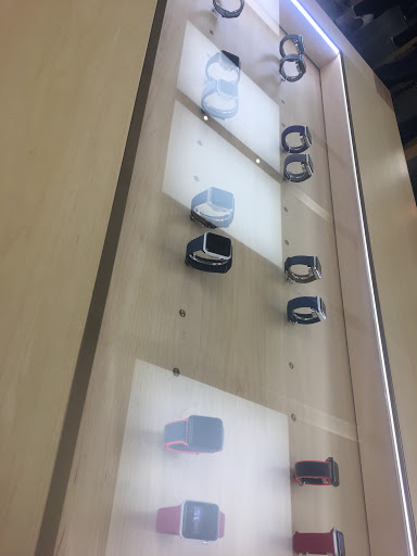 Computer Store «Apple Stonebriar», reviews and photos, 2601 Preston Rd, Frisco, TX 75034, USA