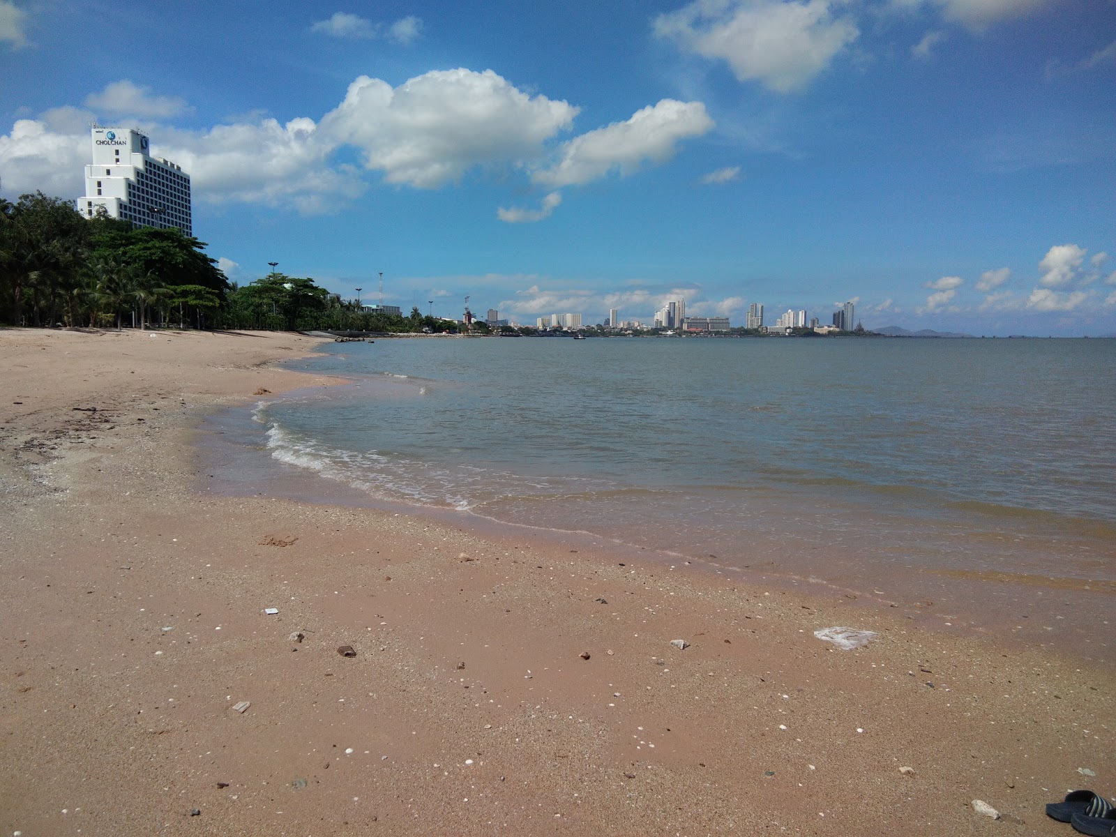 Fotografie cu Krating Lai Beach - locul popular printre cunoscătorii de relaxare