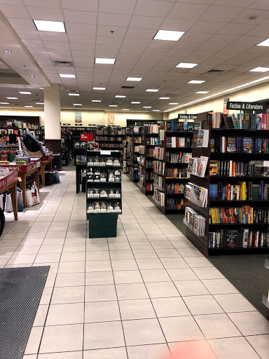 Book Store «Barnes & Noble», reviews and photos, 2051 N Federal Hwy, Fort Lauderdale, FL 33305, USA