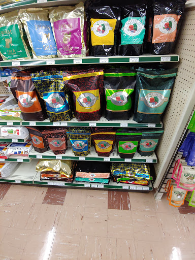 Garden Center «Wisconsin Garden & Pet Supply», reviews and photos, 8520 W North Ave, Wauwatosa, WI 53226, USA