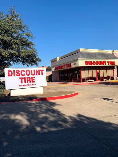 Tire Shop «Discount Tire Store - Arlington, TX», reviews and photos, 1375 NE Green Oaks Blvd, Arlington, TX 76006, USA