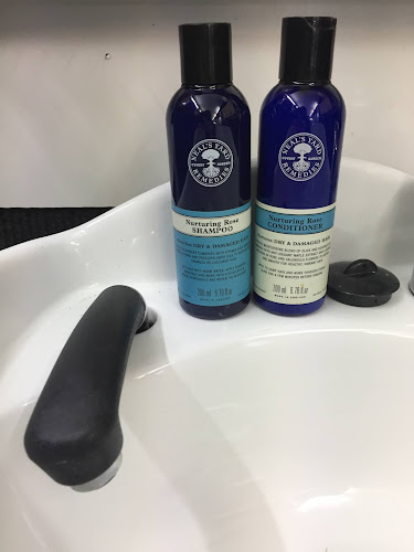 Reviews of Neal's Yard Remedies in Manchester - Cosmetics store