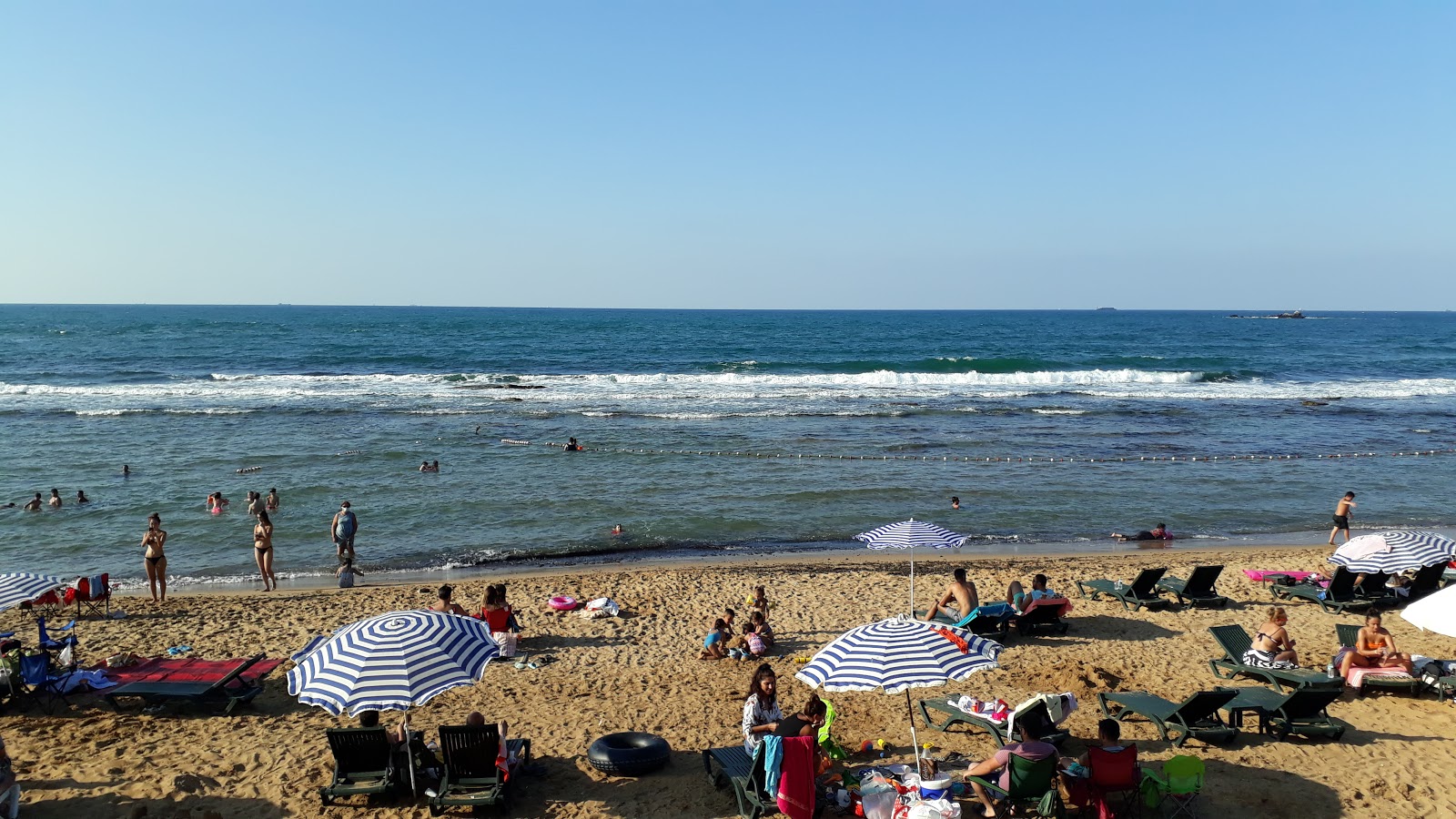 Foto de Elmasburnu kadinlar Plaji con playa amplia