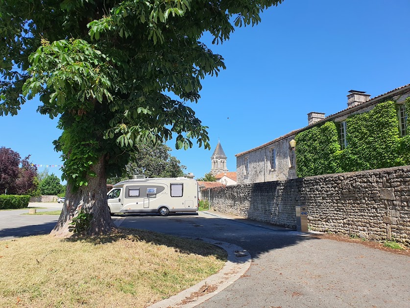 Aire de services camping car du Vignaud à Rives-d'Autise (Vendée 85)