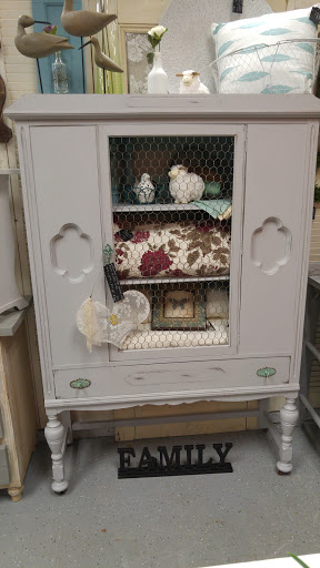 Antique Furniture Store «Mill 77 Trading Company», reviews and photos, 49 Macy St, Amesbury, MA 01913, USA