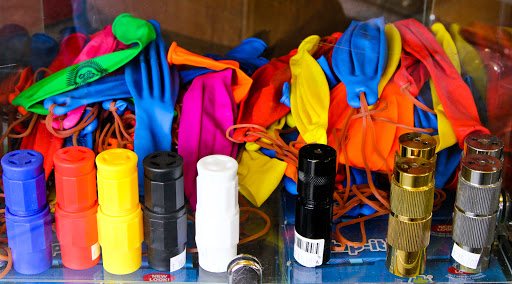 Tobacco Shop «The Bong Smoke Shop», reviews and photos, 225 Lancaster Dr SE, Salem, OR 97317, USA