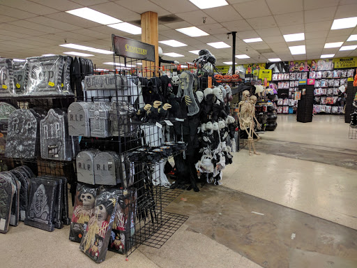 Shopping Mall «Mountain Green Shopping Center», reviews and photos, 357 S Mountain Ave, Upland, CA 91786, USA