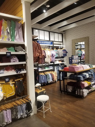 Clothing Store «Aéropostale», reviews and photos, 200 Baychester Ave, Bronx, NY 10475, USA