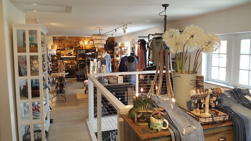 Home Goods Store «Real Deals On Home Decor», reviews and photos, 75 Westgate Dr NE, Newark, OH 43055, USA