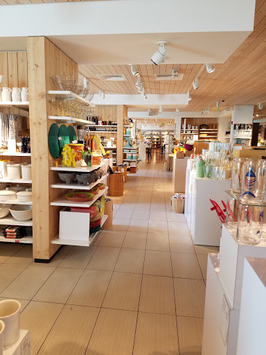 Furniture Store «Crate and Barrel», reviews and photos, 2201 N Westshore Blvd, Tampa, FL 33607, USA