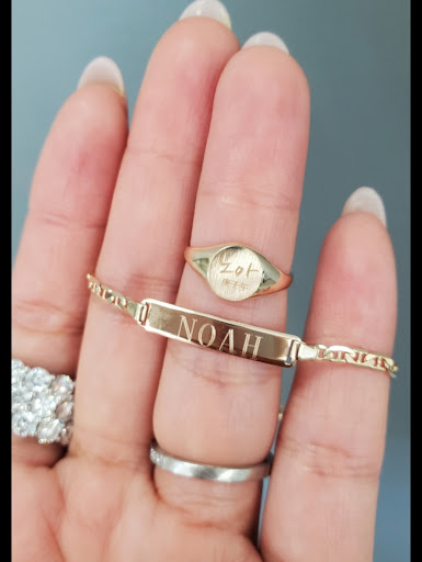 Jeweler «White & Ivory Fine Jewelry», reviews and photos, 1610 Village Market Blvd SE #110, Leesburg, VA 20175, USA