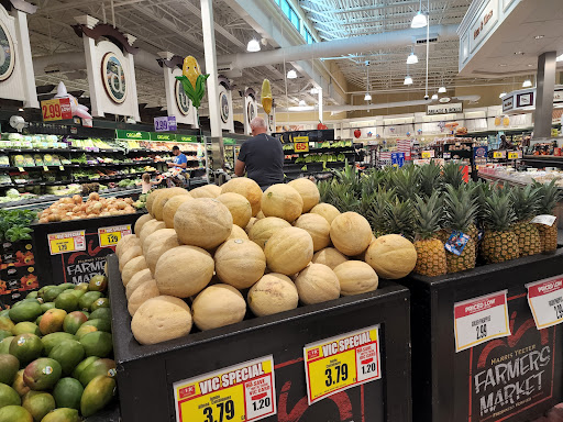 Grocery Store «Harris Teeter», reviews and photos, 33 Office Park Rd, Hilton Head Island, SC 29928, USA