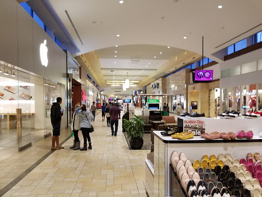 Computer Store «Apple Smith Haven», reviews and photos, 518 Smith Haven Mall, Lake Grove, NY 11755, USA